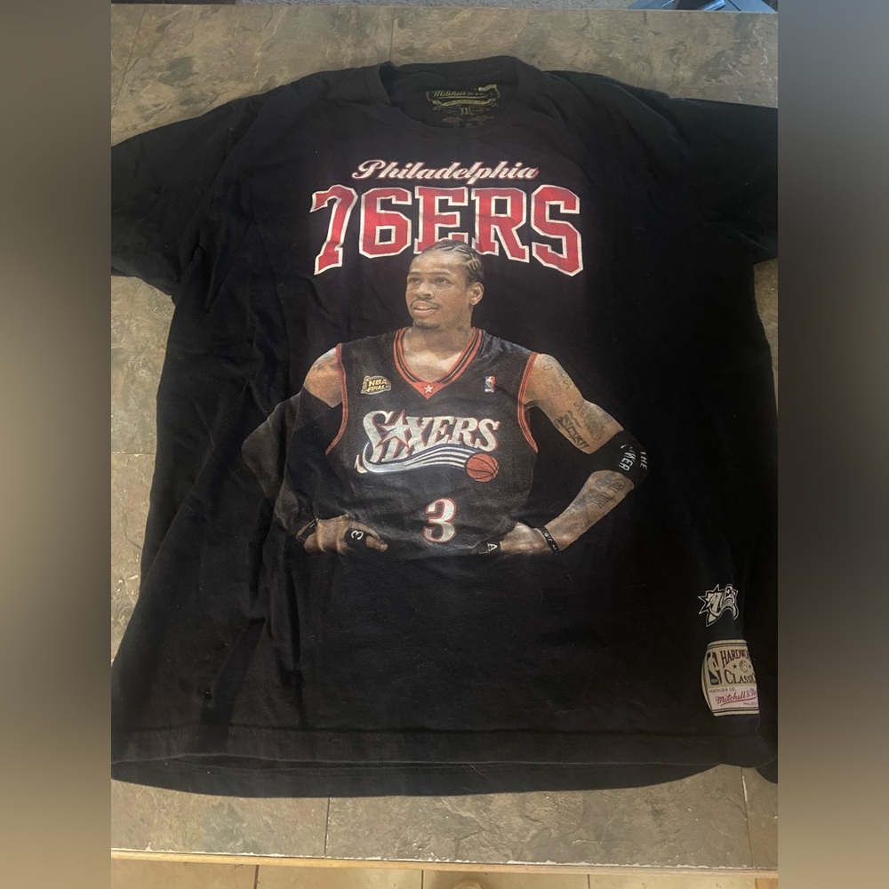 Black Philadelphia 76ers Allen Iverson shirt!